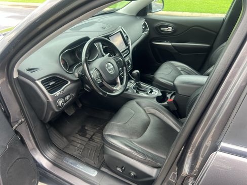 Used 2020 Jeep Cherokee Limited AWD/4WD image 24