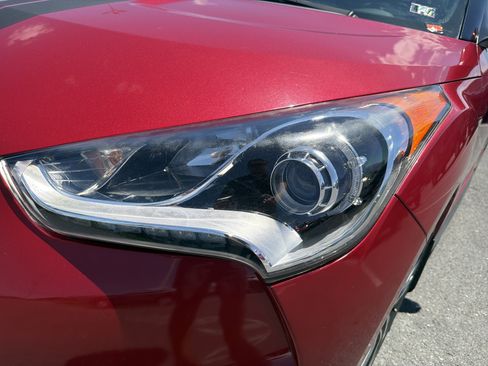 Used 2016 Hyundai Veloster Turbo FWD image 10