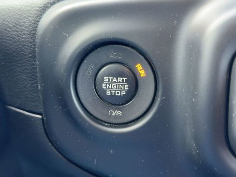 Used 2018 Jeep Wrangler Unlimited Sport image 28