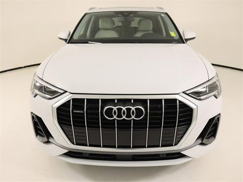 Certified 2025 Audi Q3 2.0T Premium w/ Convenience Package image 8