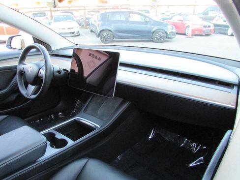 Used 2021 Tesla Model 3 Standard Range Plus image 28