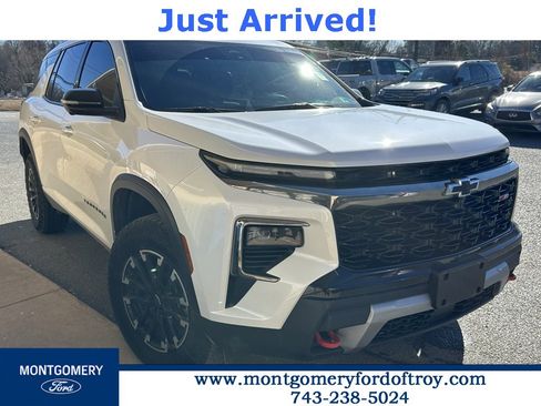 Used 2025 Chevrolet Traverse Z71 w/ Driver Confidence Package image 1