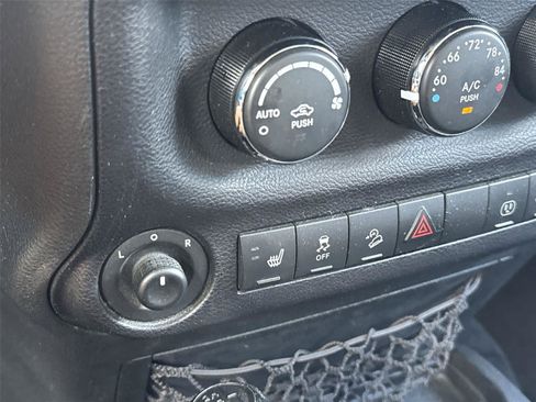 Used 2017 Jeep Wrangler Unlimited Sahara w/ Quick Order Package 24E Chief AWD/4WD image 30
