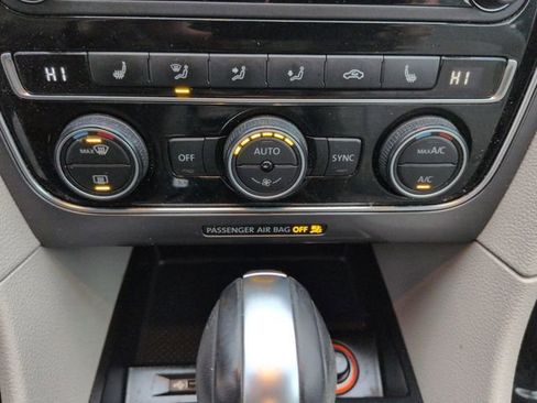 Used 2018 Volkswagen Passat 2.0T S image 16