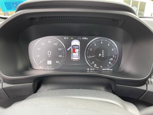 Used 2019 Volvo XC40 T5 R-Design image 29