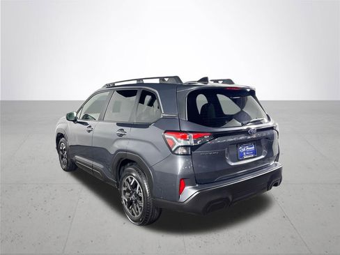Certified 2025 Subaru Forester Premium image 9