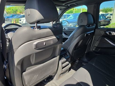 Used 2024 BMW X5 sDrive40i w/ Premium Package image 12
