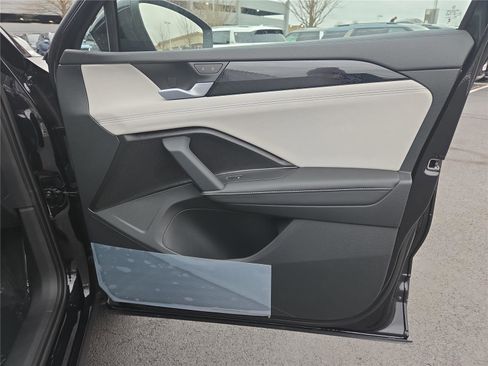 New 2026 Volkswagen Tiguan SE image 27