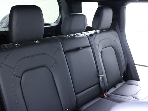 Used 2024 Land Rover Defender 110 S image 13