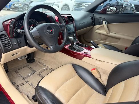 Used 2007 Chevrolet Corvette Convertible w/ Preferred Equipment Group RWD image 2