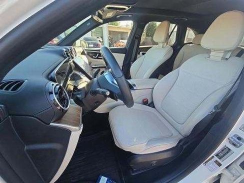 Used 2024 Mercedes-Benz GLC 300 image 5