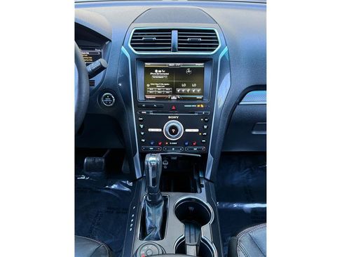 Used 2016 Ford Explorer Sport w/ Equipment Group 401A AWD/4WD image 11