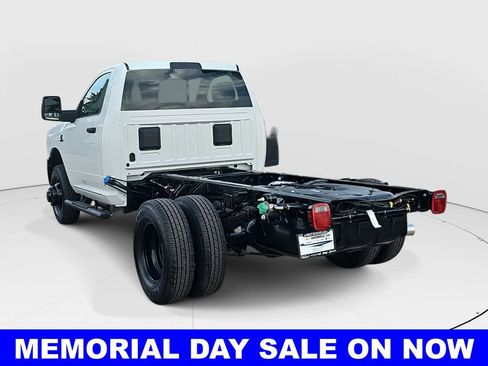 New 2026 RAM 3500 Tradesman AWD/4WD image 5