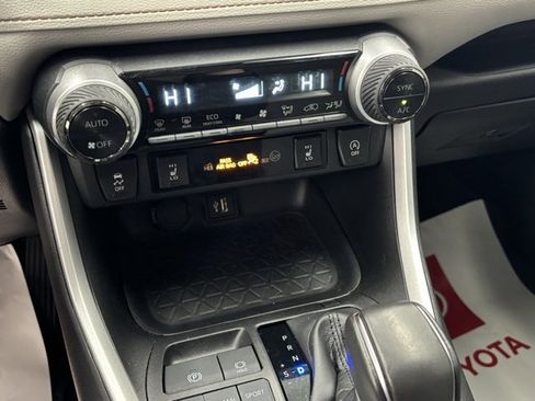 Used 2024 Toyota RAV4 XLE Premium image 27