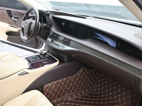Used 2019 Lexus LS 500 w/ Interior Upgrade Package image 21
