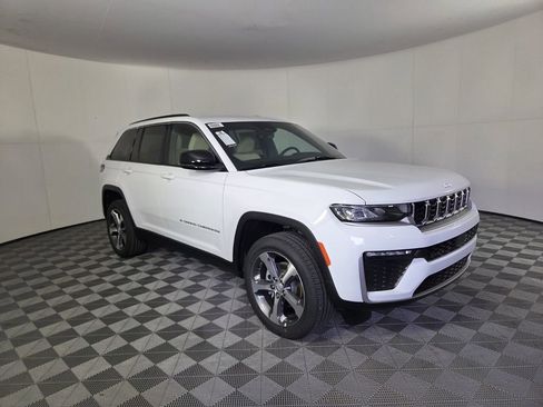 New 2026 Jeep Grand Cherokee Limited RWD image 2