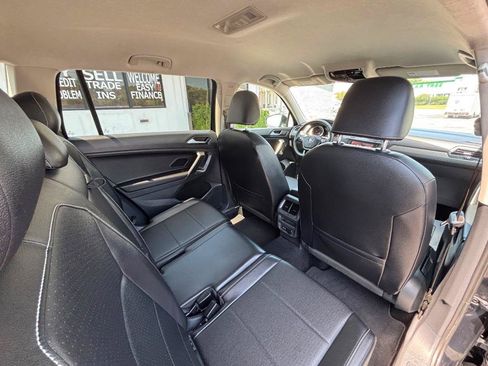 Used 2021 Volkswagen Tiguan SE AWD/4WD image 33