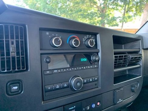 Used 2024 Chevrolet Express 3500 w/ Power Convenience Package RWD image 12