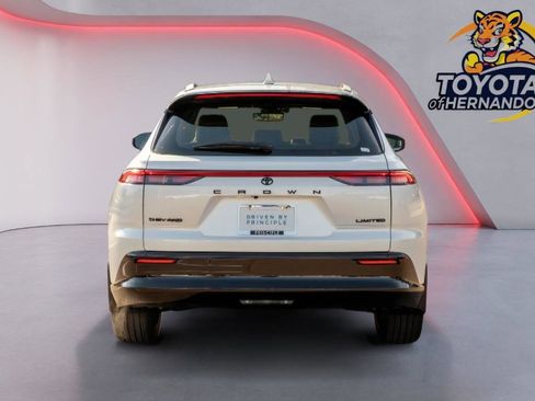 New 2025 Toyota Crown Signia Limited image 6