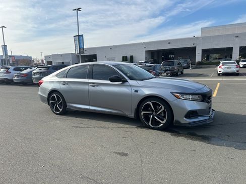 Used 2022 Honda Accord Sport image 2