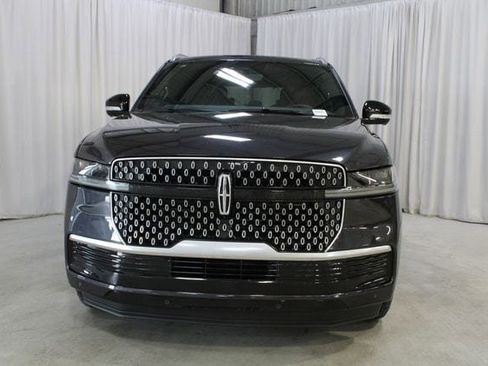 New 2026 Lincoln Navigator Reserve AWD/4WD image 36