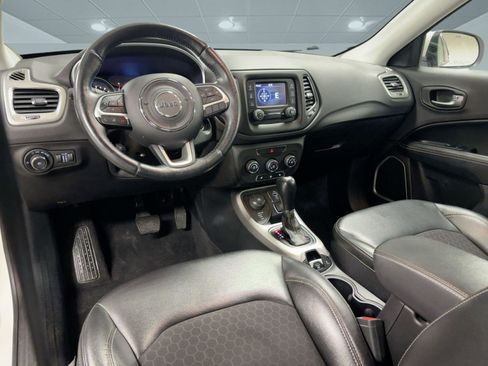 Used 2018 Jeep Compass Latitude w/ Cold Weather Group image 28