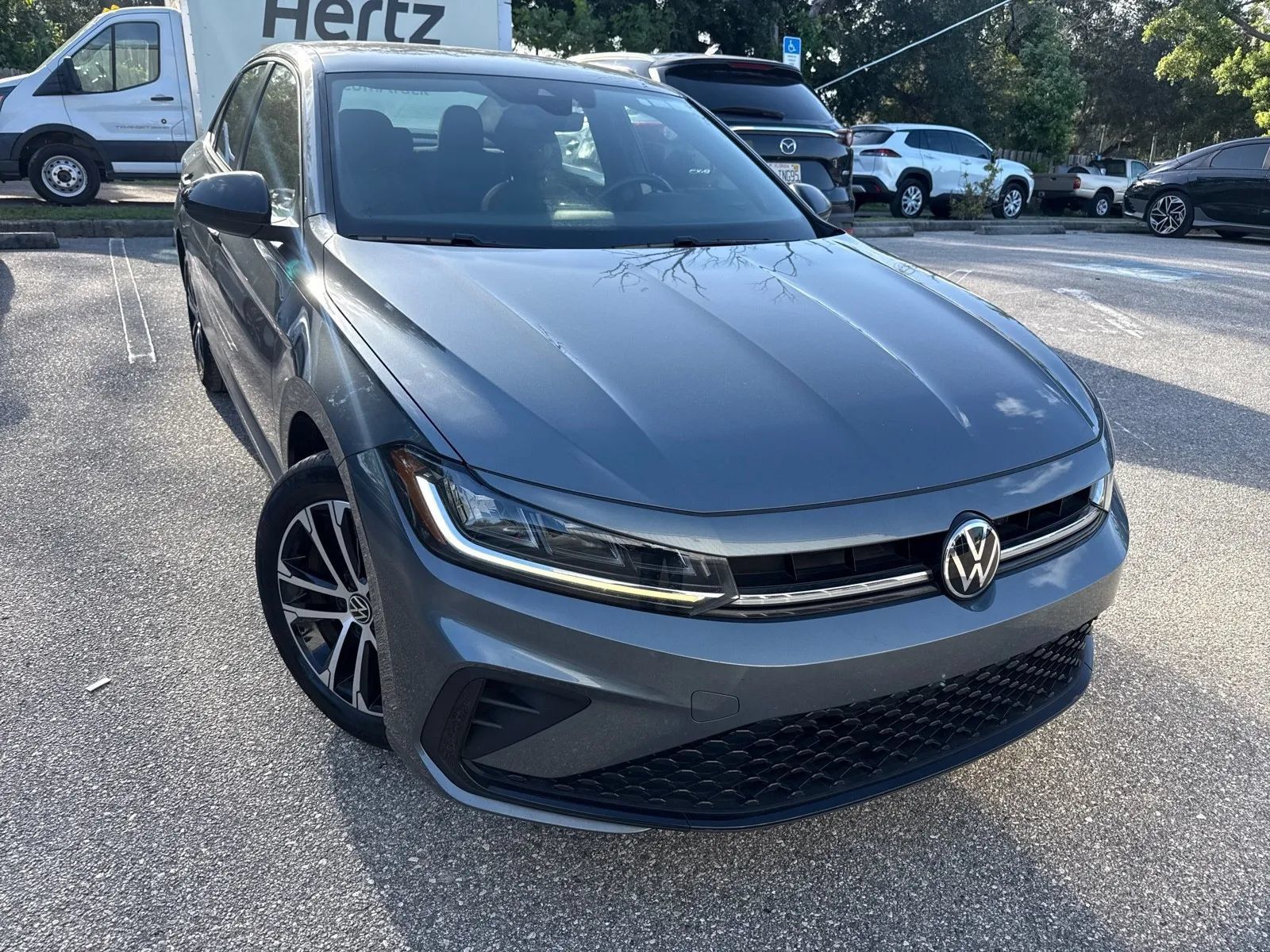 Used 2025 Volkswagen Jetta Sport FWD image 4