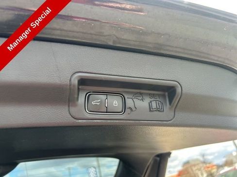 Used 2022 Ford Explorer XLT w/ Equipment Group 202A RWD image 30
