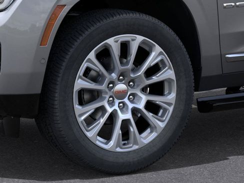 New 2026 GMC Yukon XL Denali w/ Denali Reserve Package RWD image 9