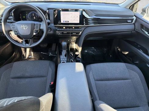 Used 2025 Toyota Camry LE image 24