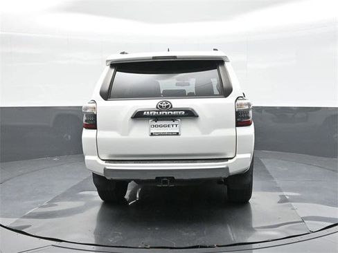 Certified 2018 Toyota 4Runner TRD Off-Road Premium image 11