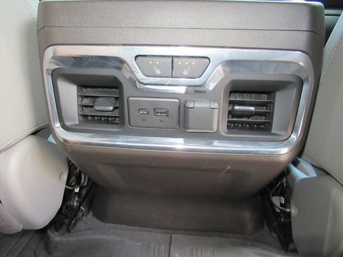 Used 2019 GMC Sierra 1500 SLT w/ SLT Premium Plus Package AWD/4WD image 36