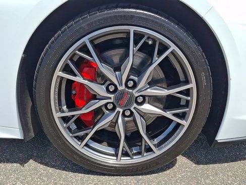 Used 2024 Chevrolet Corvette Stingray Premium Conv w/ Z51 Performance Package RWD image 11