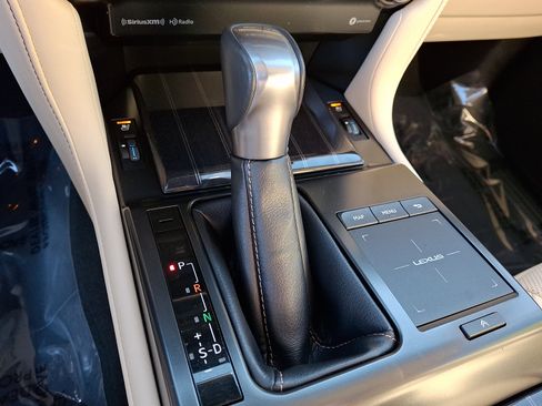 Used 2023 Lexus GX 460 Premium w/ Premium Package AWD/4WD image 15