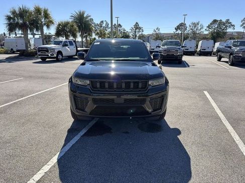 New 2026 Jeep Grand Cherokee Altitude image 8