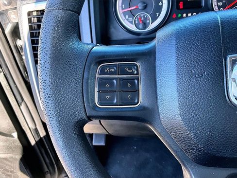 Used 2019 RAM 1500 Classic SLT image 11