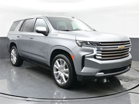 Used 2024 Chevrolet Tahoe High Country image 3