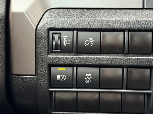 Certified 2024 Toyota Tacoma TRD Off-Road AWD/4WD image 24