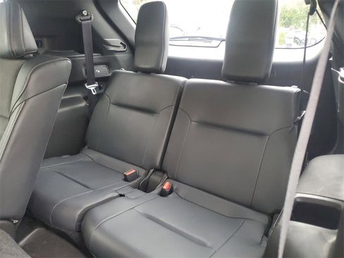 Used 2024 Mitsubishi Outlander SE image 14