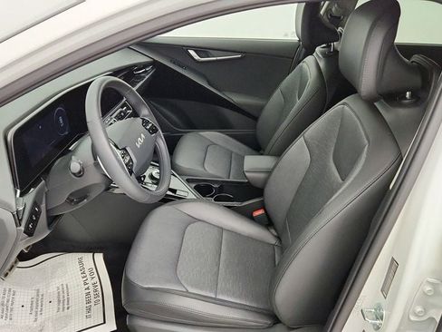 Used 2024 Kia Niro Wave w/ Wave Preserve Package image 19