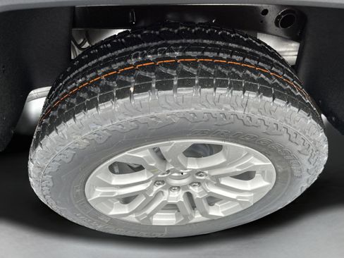 New 2026 GMC Canyon Denali w/ LPO, Denali Black Edition image 9