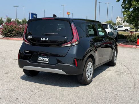 Used 2025 Kia Soul LX FWD image 7