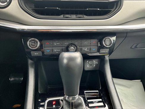 Used 2022 Jeep Compass Limited image 26