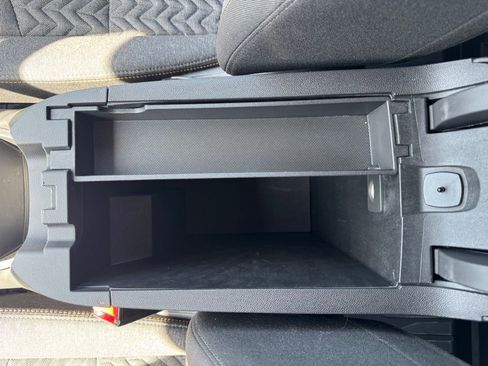 Used 2024 Chevrolet Equinox LT w/ LPO, Floor Liner Package FWD image 23