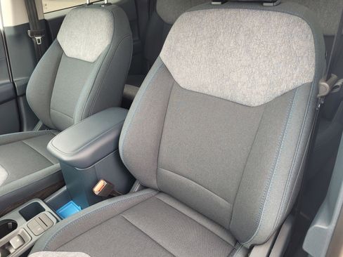 New 2025 Ford Maverick XLT image 9