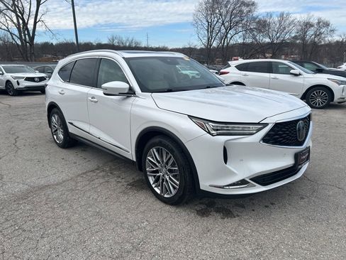 Used 2023 Acura MDX SH-AWD w/ Advance Package image 3