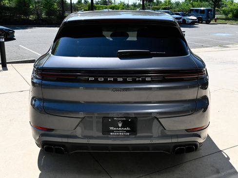 Used 2025 Porsche Cayenne Turbo AWD/4WD image 6