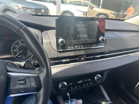 Used 2022 Mitsubishi Outlander ES FWD image 3
