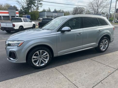 Used 2025 Audi Q7 3.0T Premium Plus AWD/4WD image 7