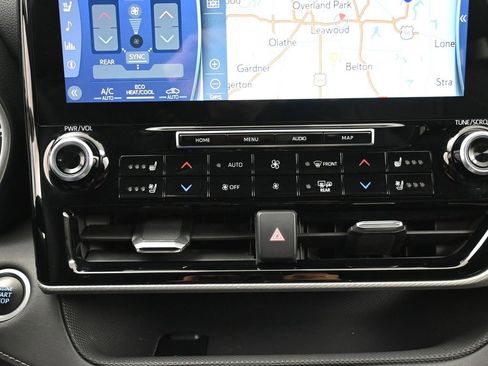 Used 2020 Toyota Highlander Platinum image 24